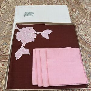 VINTAGE New in Box 50'S CARD/BRIDGE GAME TABLECLOTH WITH FOUR MATCHING NAPKINS